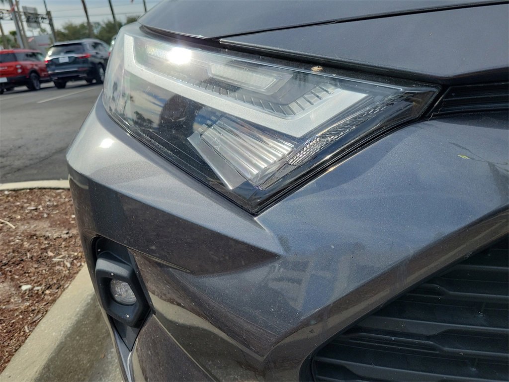 Used 2022 Toyota RAV4 XLE Premium image 12