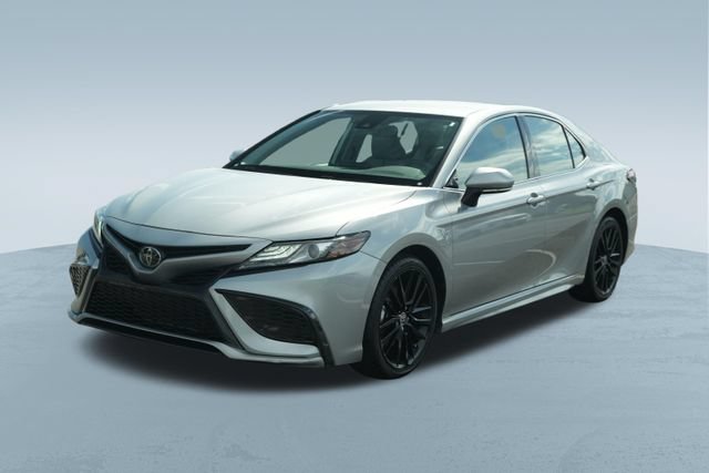 Used 2024 Toyota Camry XSE FWD image 3