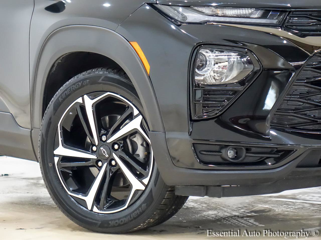 Used 2022 Chevrolet TrailBlazer RS w/ Sun and Liftgate Package image 3