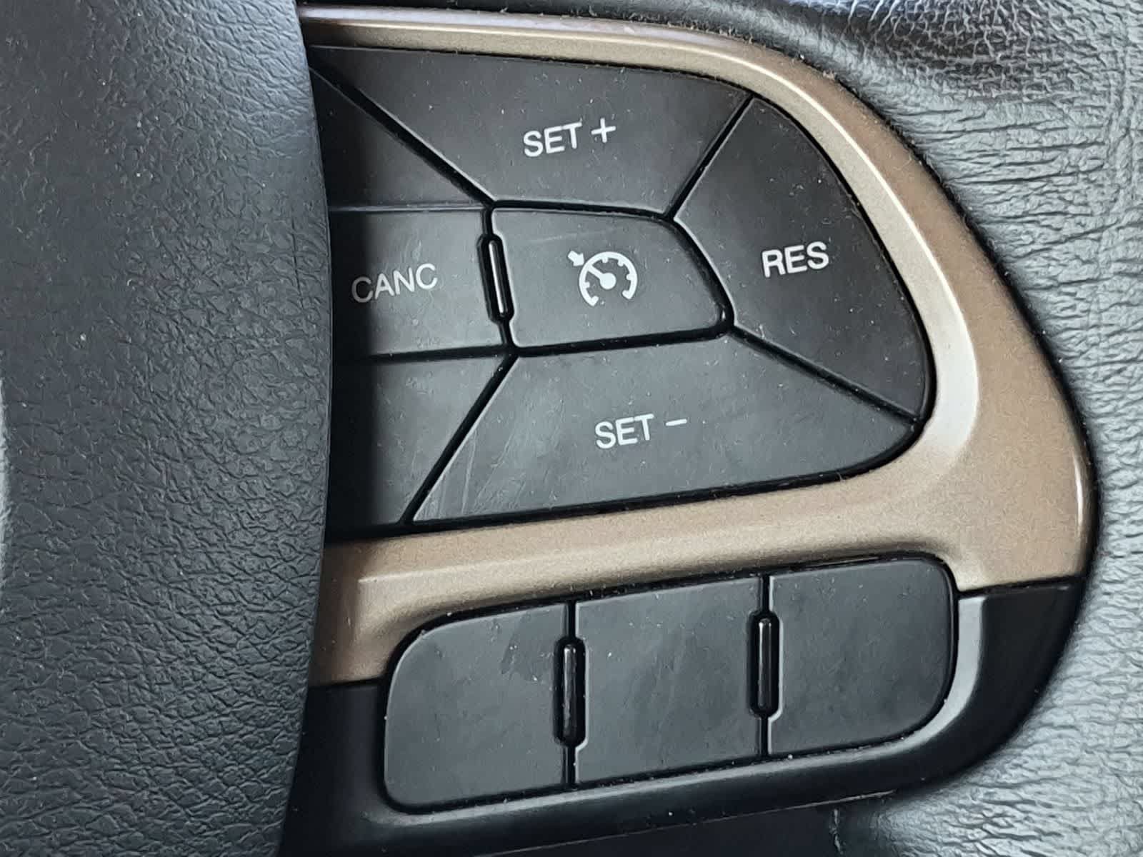 Used 2016 Jeep Renegade Latitude w/ Safety & Security Group AWD/4WD image 24