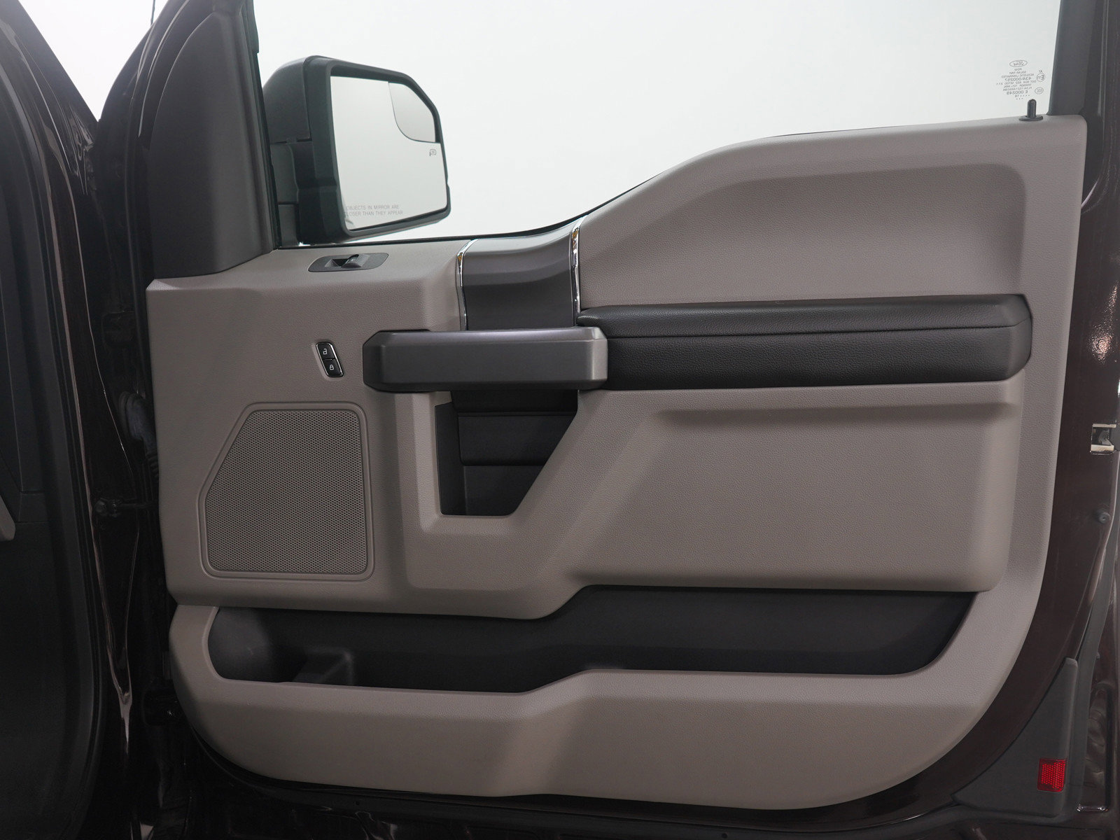 Used 2018 Ford F150 XLT w/ Equipment Group 302A Luxury AWD/4WD image 9