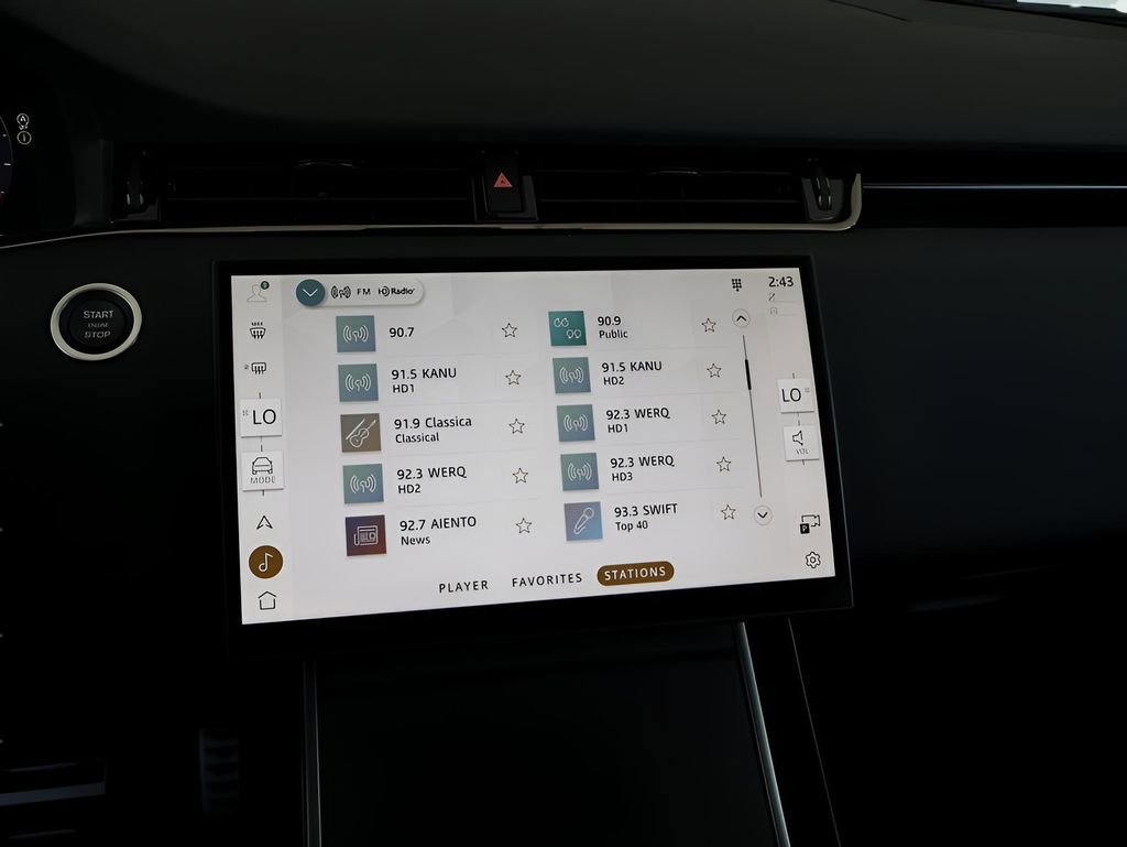 New 2026 Land Rover Range Rover Evoque Dynamic SE image 21