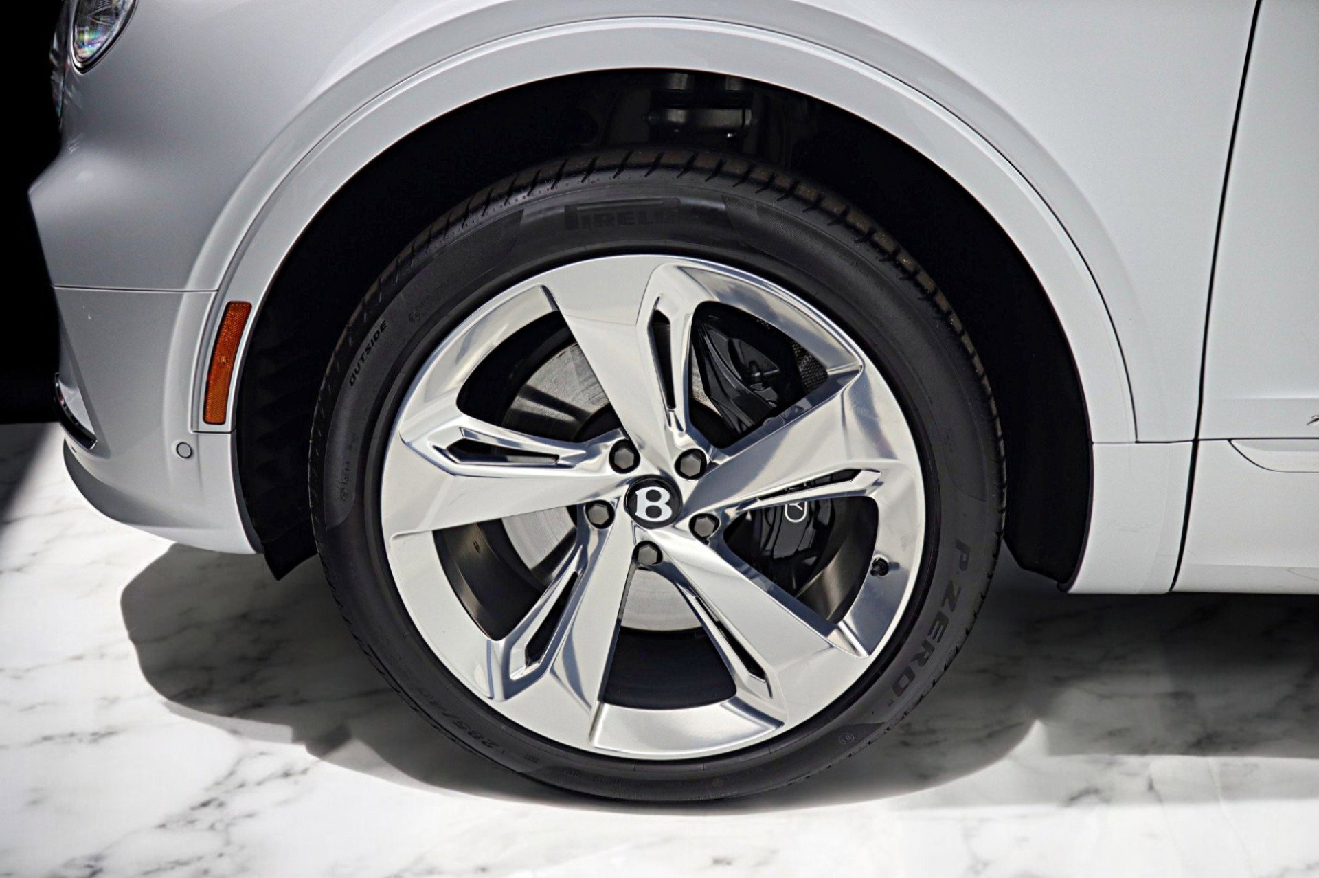 Used 2024 Bentley Bentayga Extended Wheelbase image 57