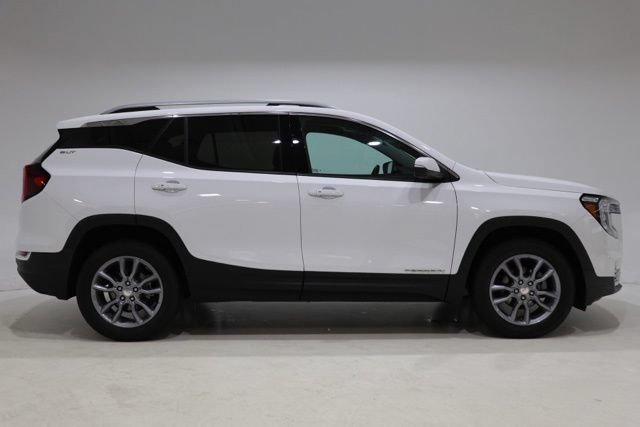 Used 2023 GMC Terrain SLT w/ Tech Package AWD/4WD image 9