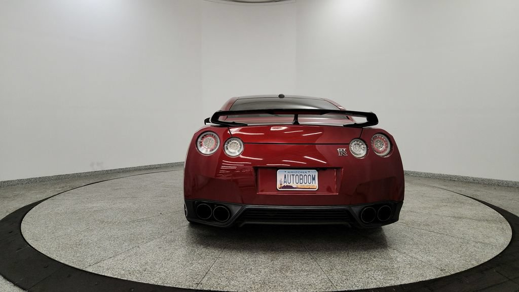 Used 2015 Nissan GT-R Premium AWD/4WD image 4