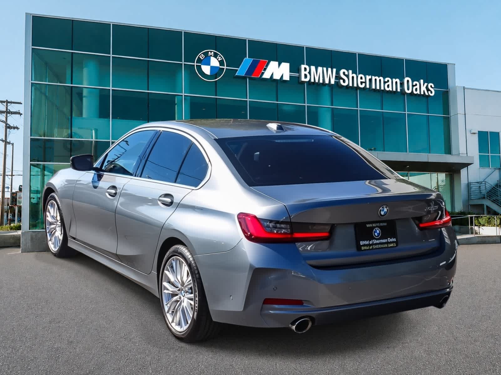 Used 2024 BMW 330i Sedan w/ Convenience Package RWD image 6
