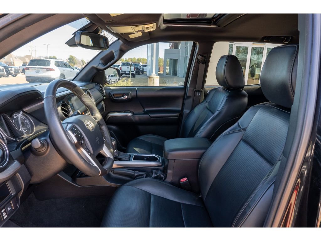 Used 2018 Toyota Tacoma Limited RWD image 12