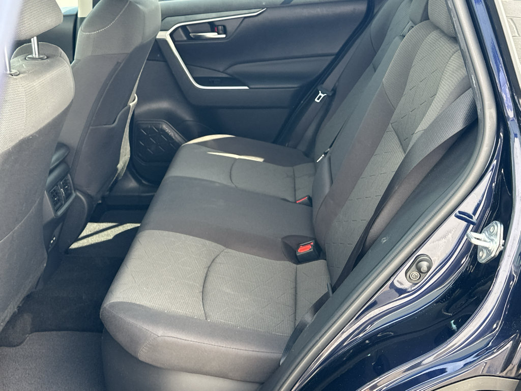 Used 2022 Toyota RAV4 XLE AWD/4WD image 16