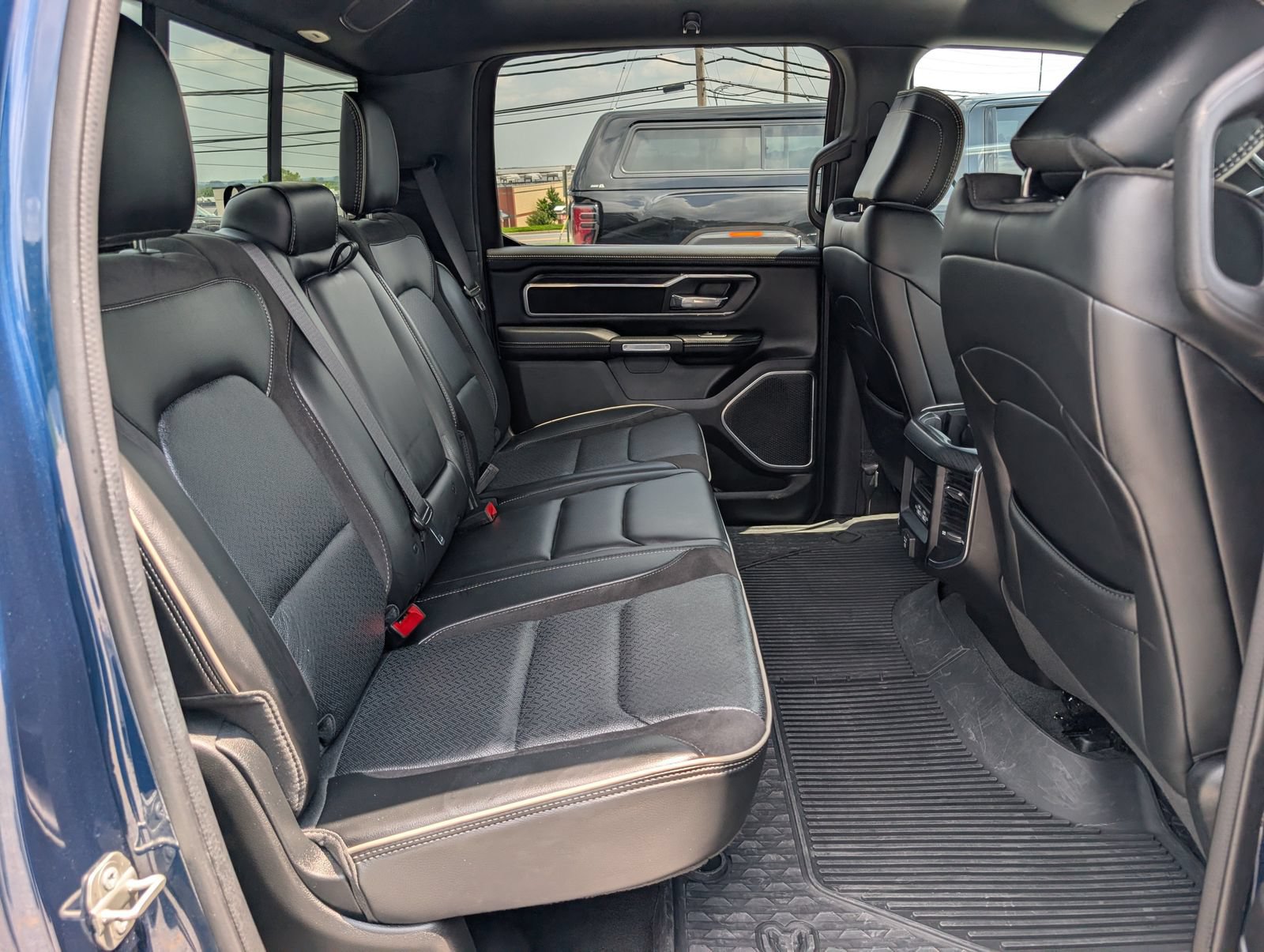 Used 2023 RAM 1500 Laramie AWD/4WD image 13