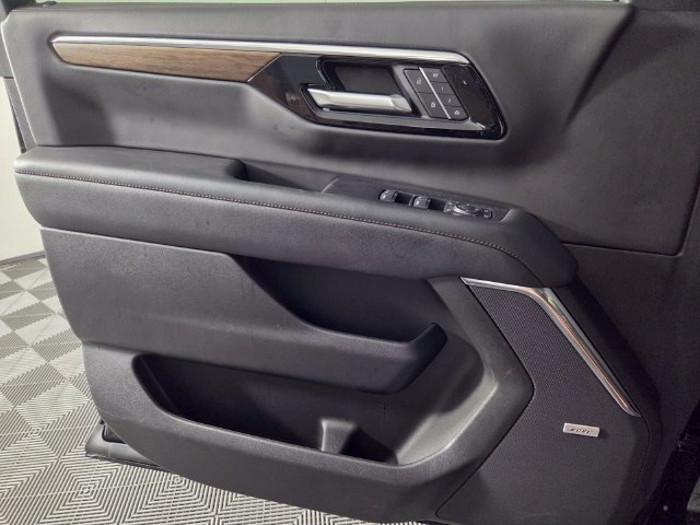 Used 2025 Chevrolet Tahoe High Country RWD image 20