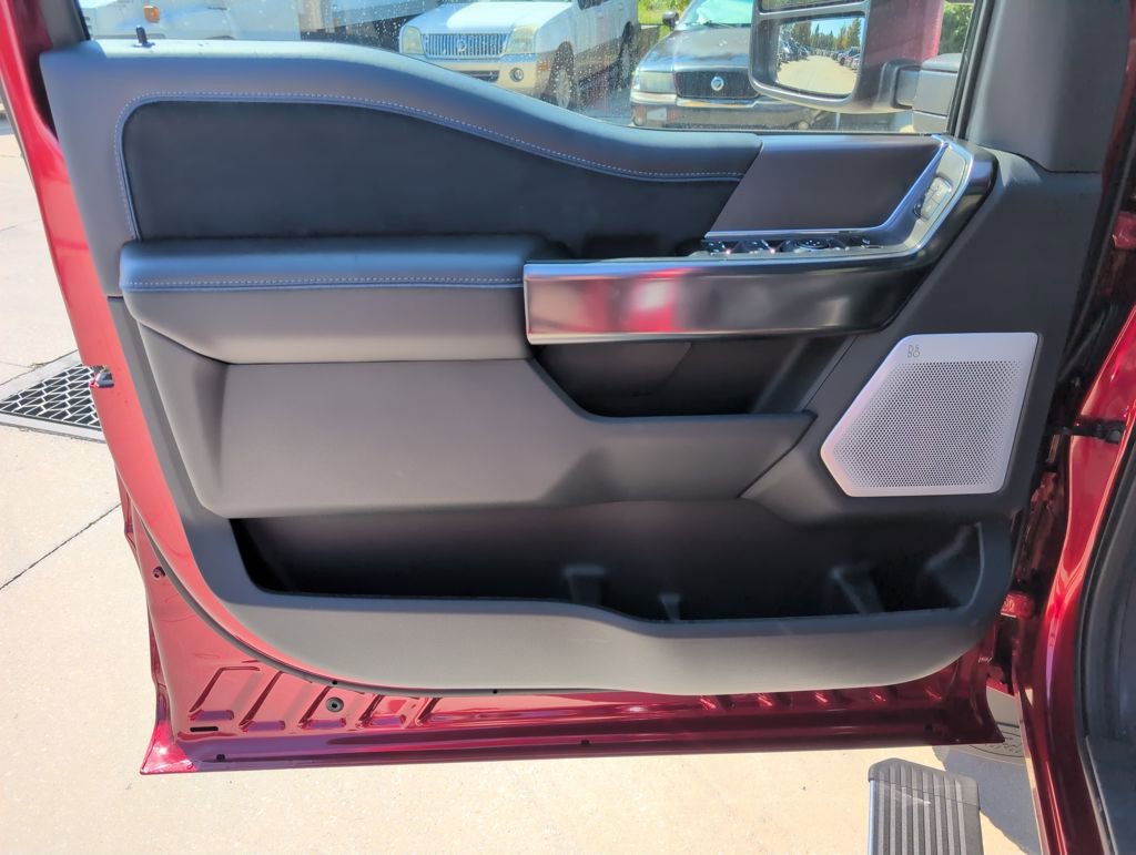 New 2026 Ford F350 Platinum w/ FX4 Off-Road Package image 28