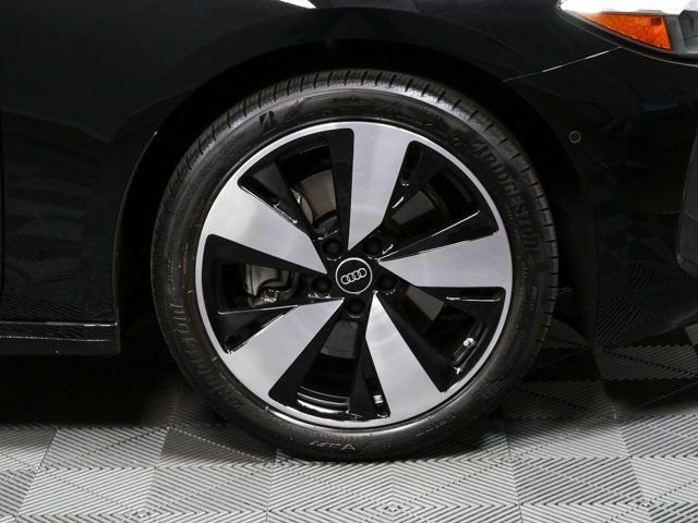 Used 2025 Audi A5 2.0T Premium w/ 19" Wheel Package AWD/4WD image 37