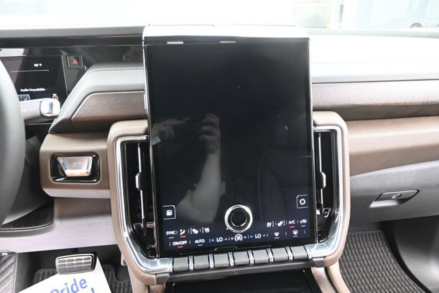 New 2026 GMC Yukon Denali Ultimate AWD/4WD image 23