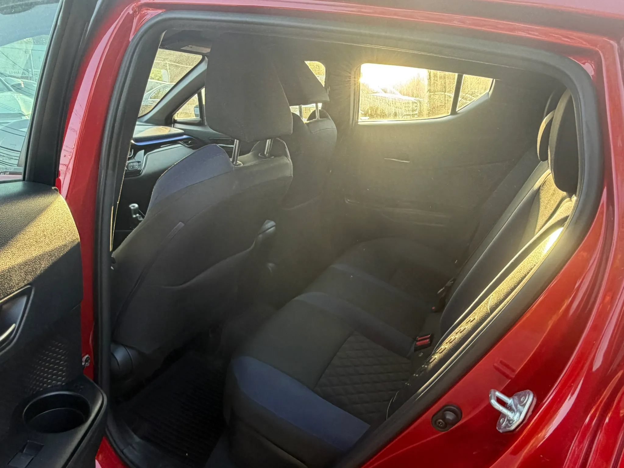 Used 2022 Toyota C-HR XLE FWD image 29