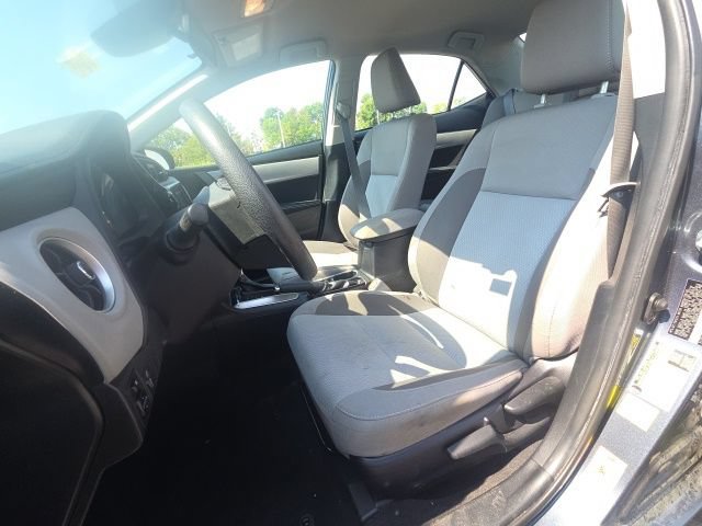 Used 2018 Toyota Corolla LE w/ Carpet Mat Package (TMS) FWD image 18