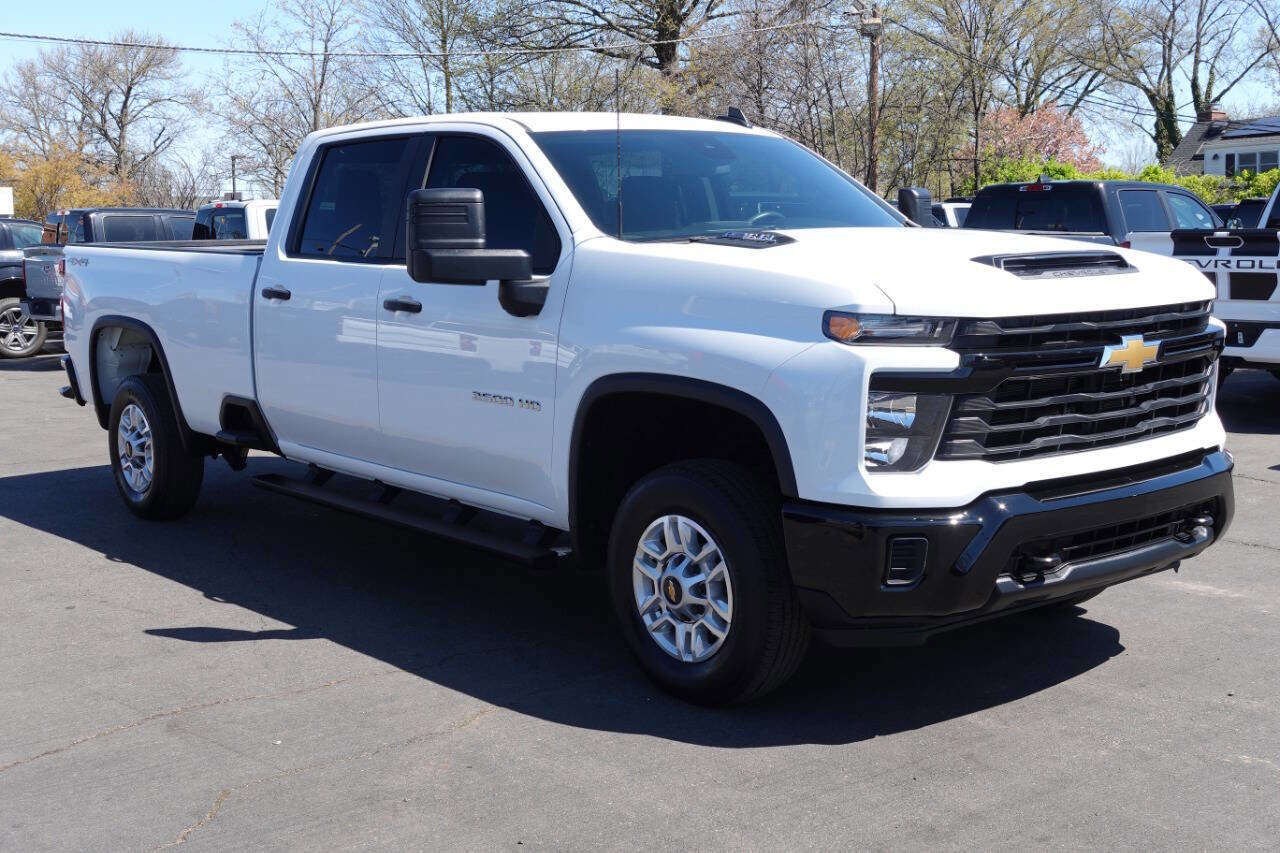 Used 2025 Chevrolet Silverado 2500 W/T AWD/4WD image 5