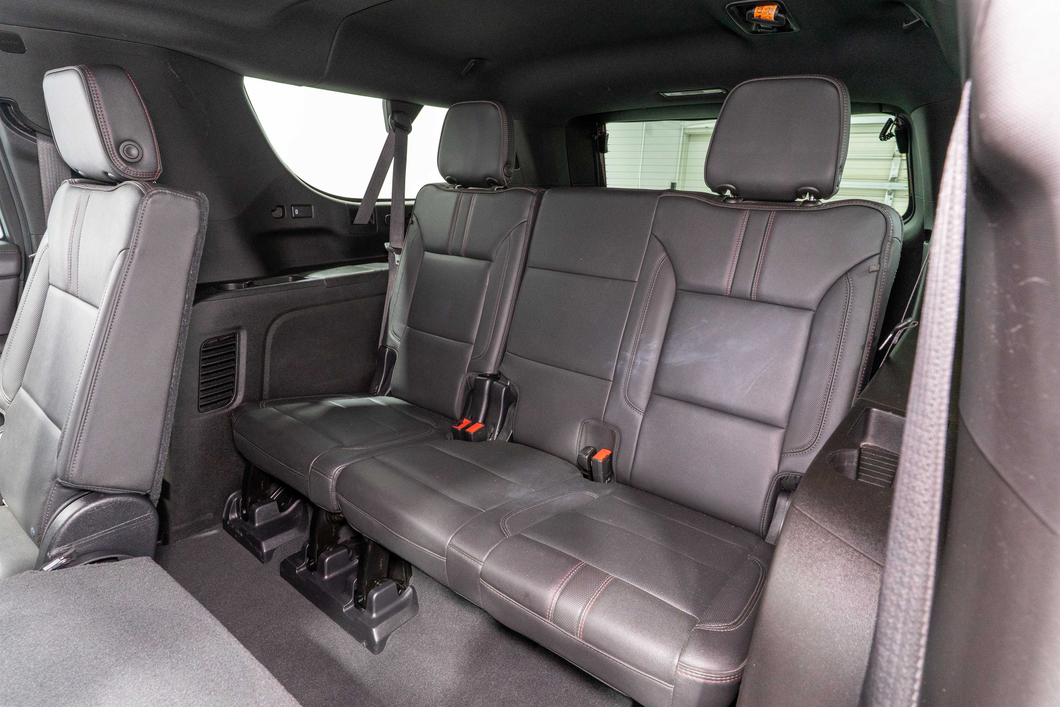 Used 2021 Chevrolet Suburban RST RWD image 32