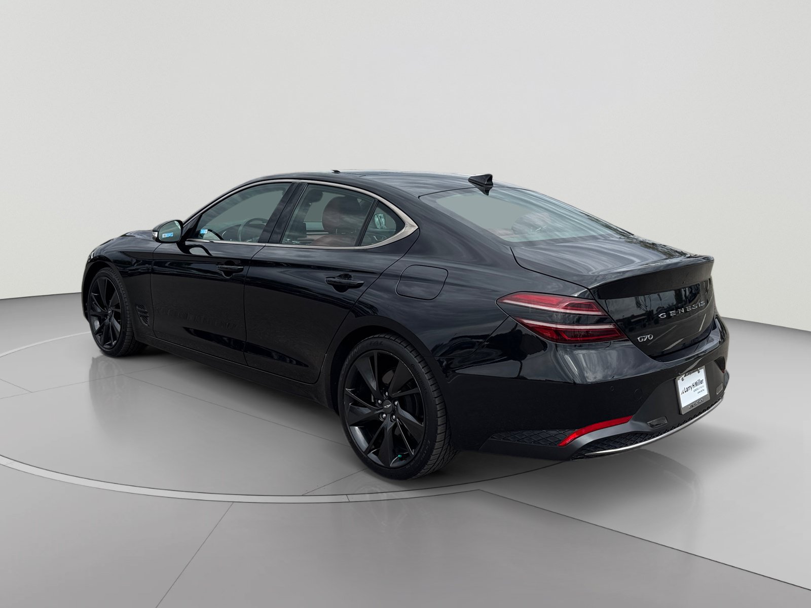 Used 2023 Genesis G70 2.0T w/ Sport Prestige Package RWD image 3