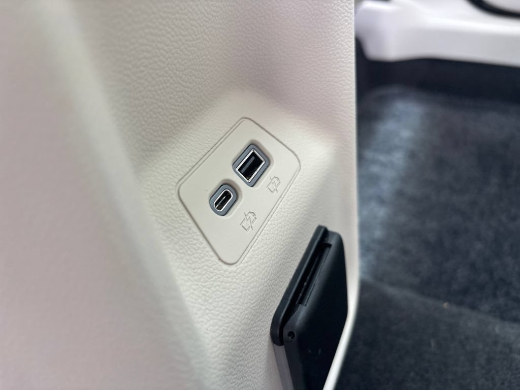 Used 2023 Buick Envision Avenir FWD image 30
