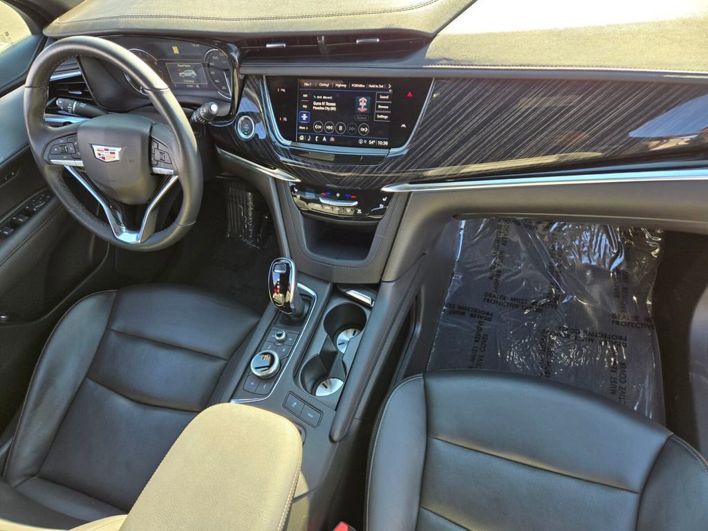 Used 2025 Cadillac XT6 Premium Luxury image 19