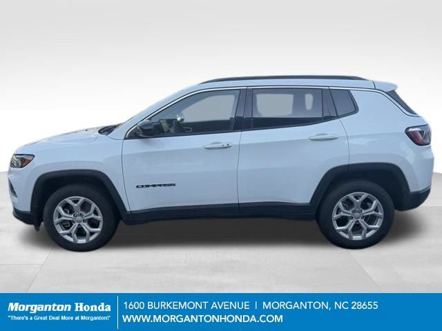 Used 2024 Jeep Compass Latitude AWD/4WD image 5