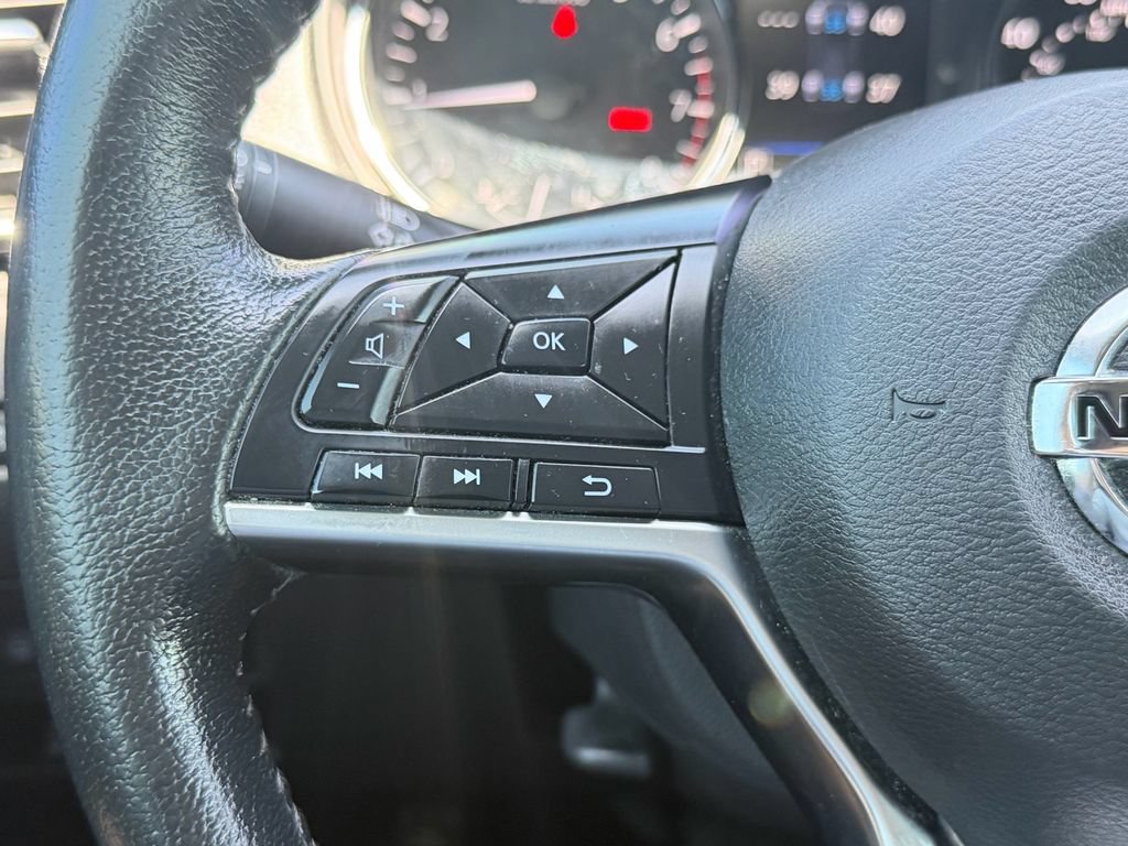 Used 2019 Nissan Rogue SV AWD/4WD image 22
