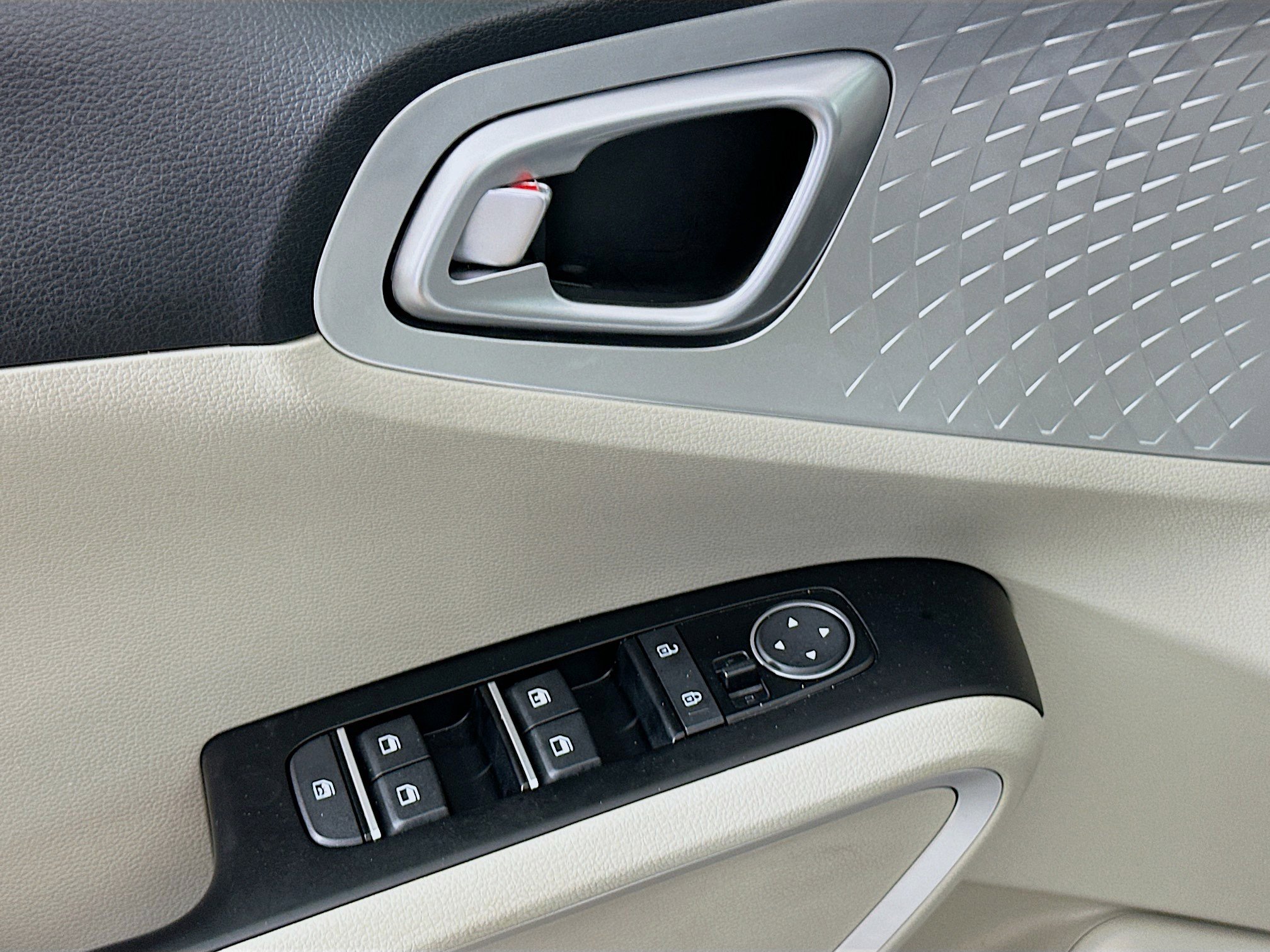 Used 2025 Kia Soul LX w/ LX Technology Package FWD image 15