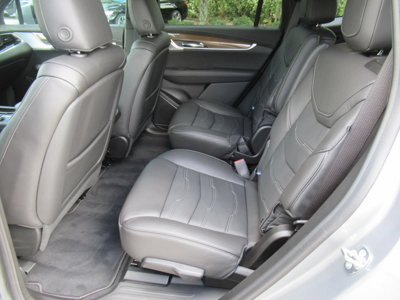 Certified 2025 Cadillac XT6 Sport w/ Platinum Package AWD/4WD image 36