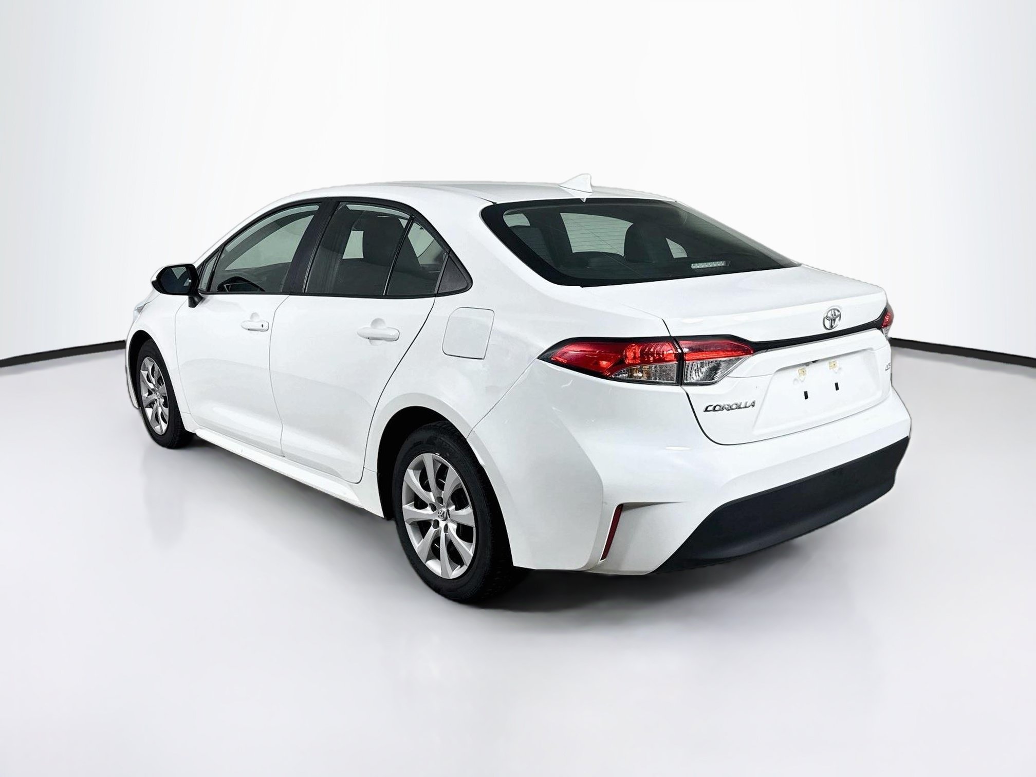 Used 2025 Toyota Corolla LE FWD image 28