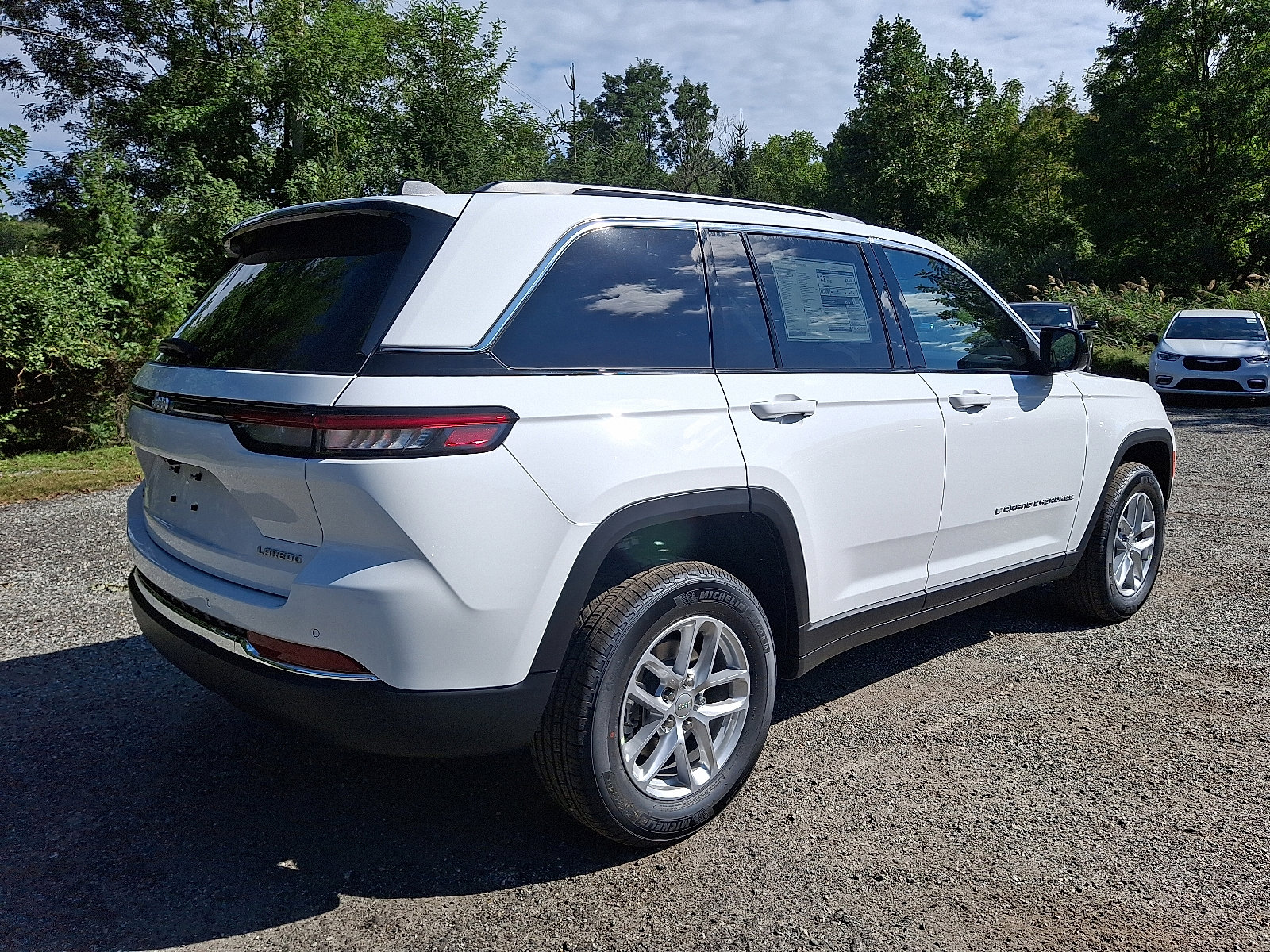 New 2025 Jeep Grand Cherokee Laredo X w/ Luxury Tech Group I image 4
