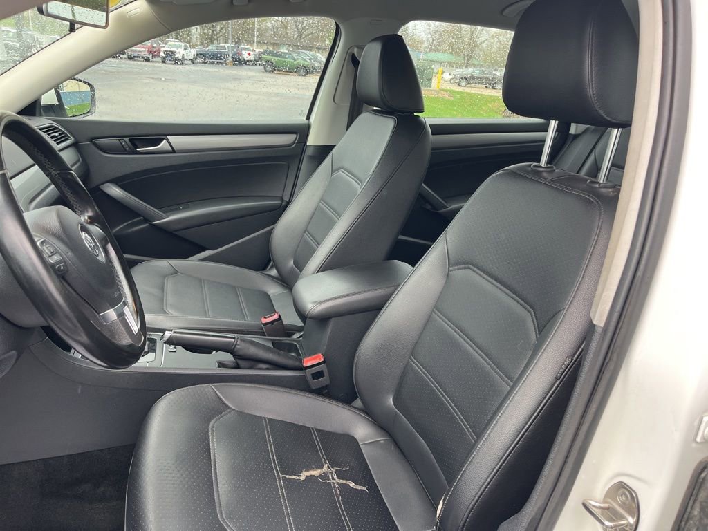 Used 2015 Volkswagen Passat 1.8T Limited Edition image 11