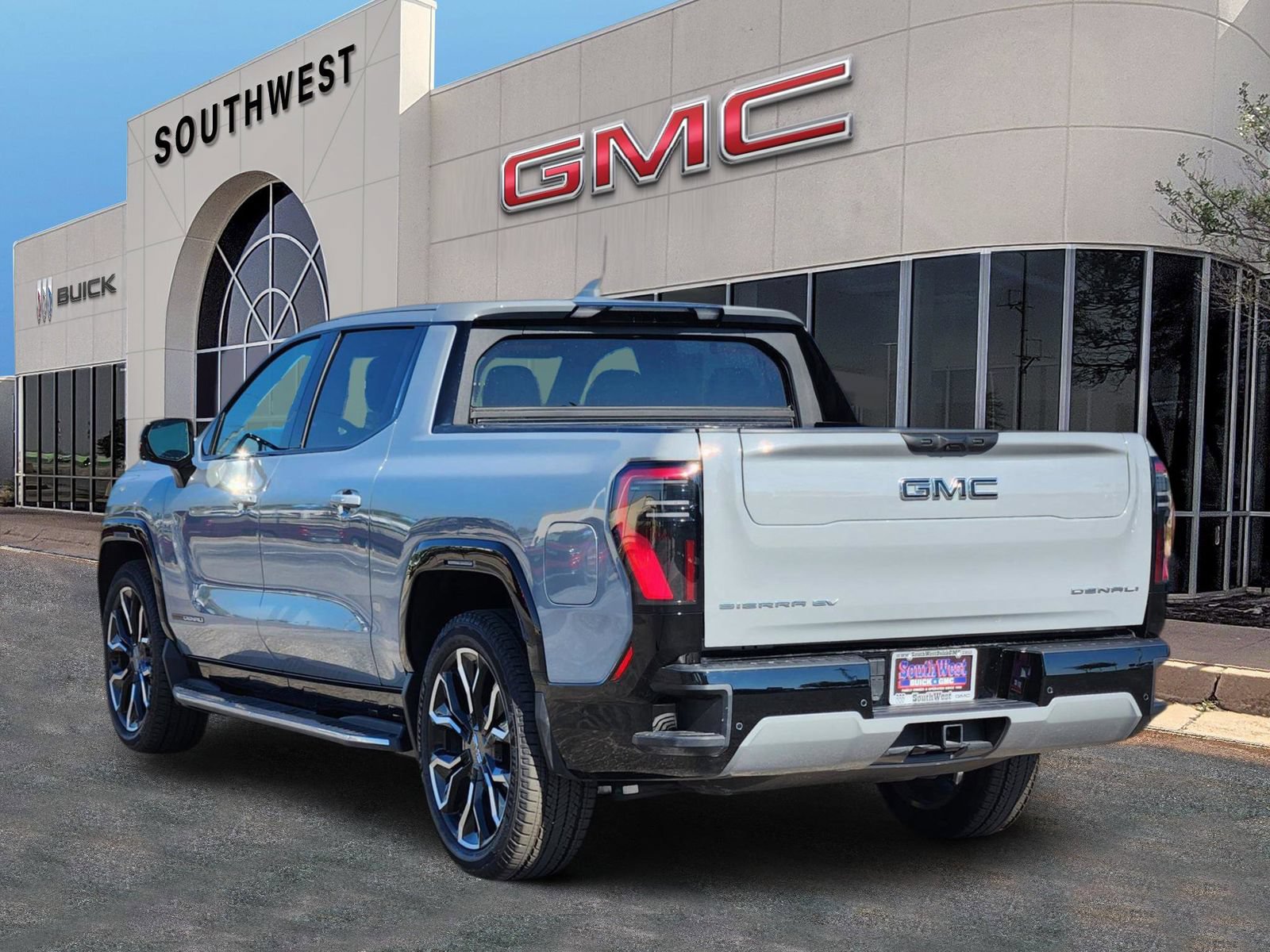 New 2025 GMC Sierra EV Denali AWD/4WD image 4