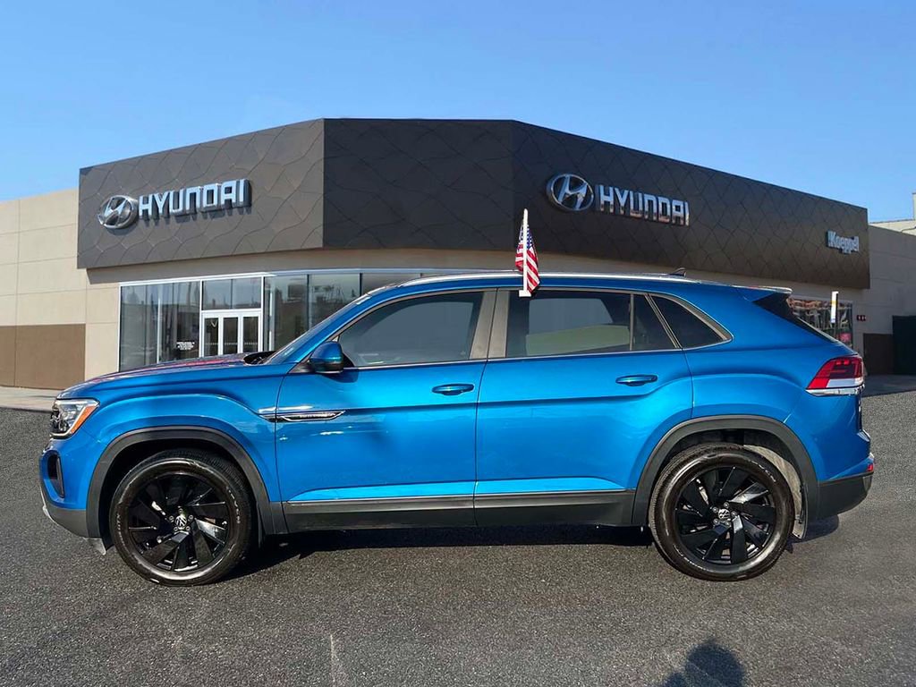 Used 2024 Volkswagen Atlas Cross Sport SE image 5