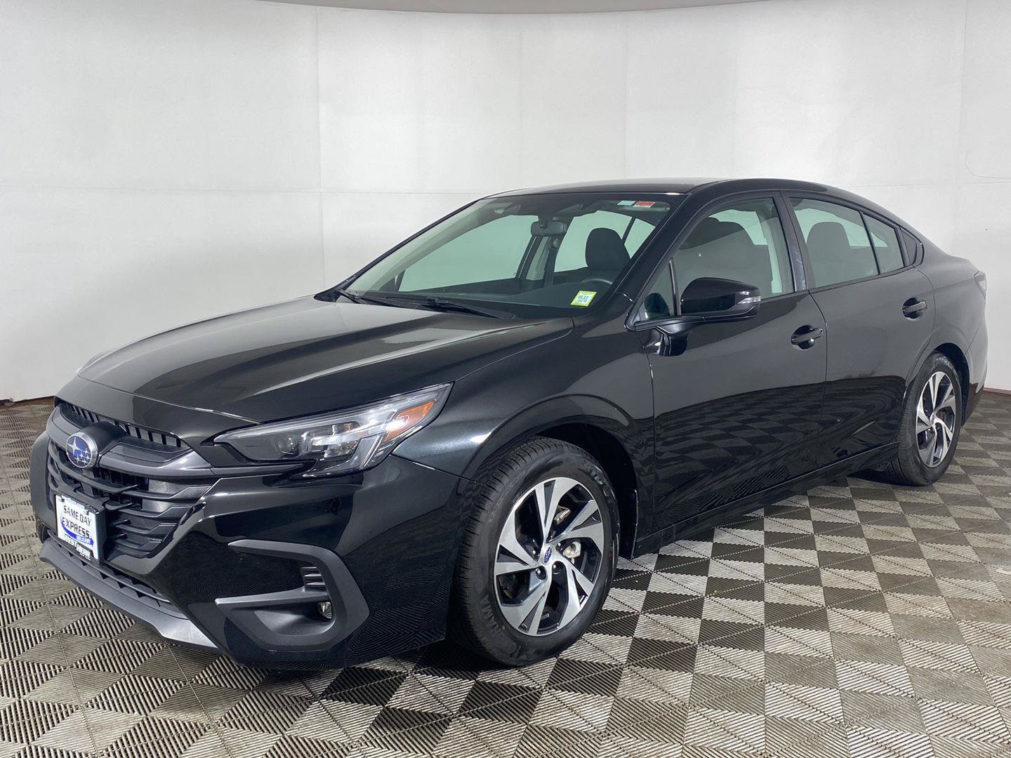 Used 2025 Subaru Legacy Premium AWD/4WD image 9