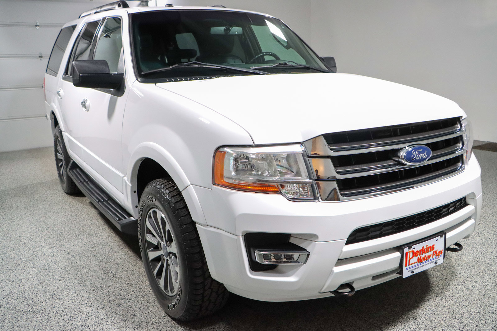 Used 2017 Ford Expedition XLT image 5