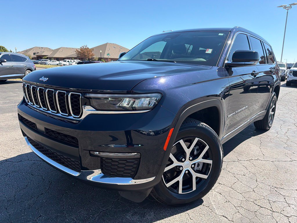 Used 2023 Jeep Grand Cherokee L Limited AWD/4WD image 2