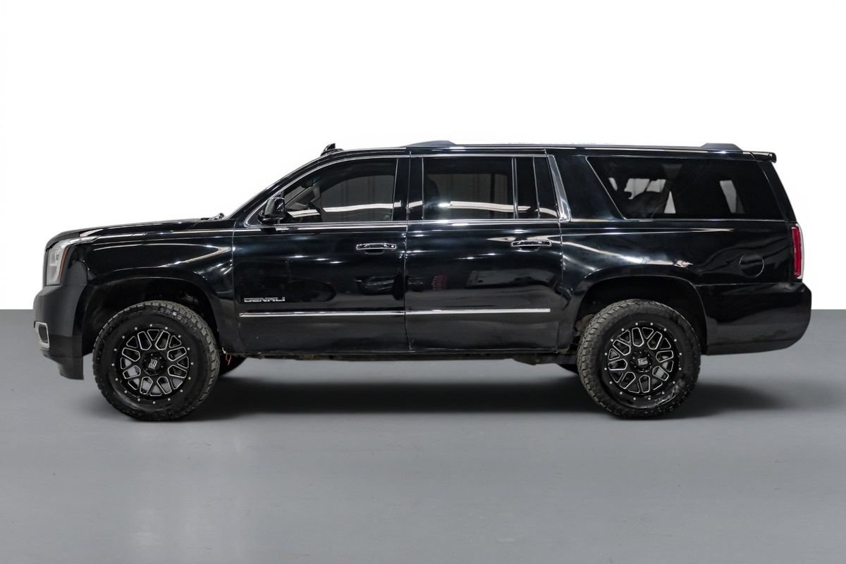 Used 2017 GMC Yukon XL Denali w/ Open Road Package AWD/4WD image 9