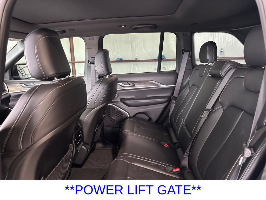 Used 2026 Jeep Grand Cherokee Limited w/ Limited Altitude Package AWD/4WD image 31