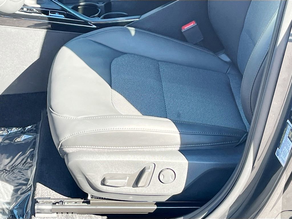 Certified 2024 Kia Niro EX image 11