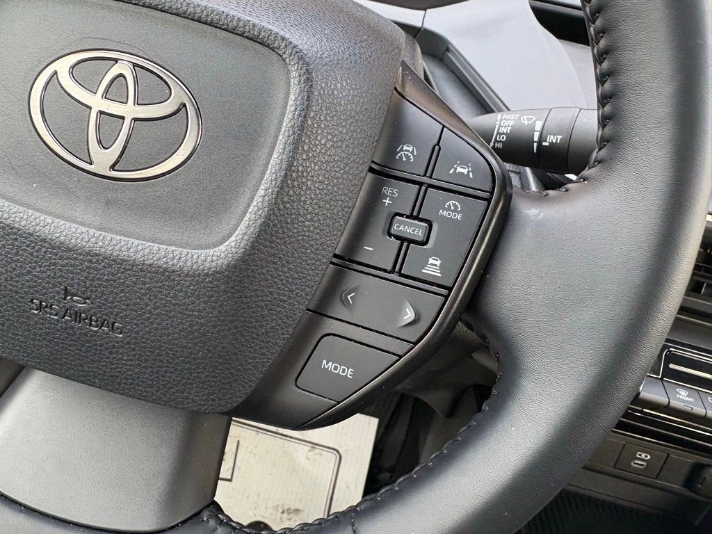 Used 2025 Toyota Prius LE image 22