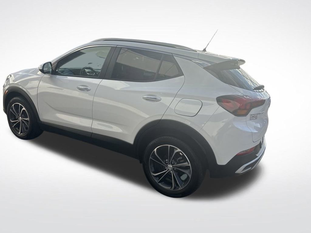 Used 2023 Buick Encore GX Select image 3