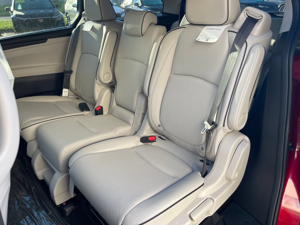 New 2026 Honda Odyssey Touring image 18