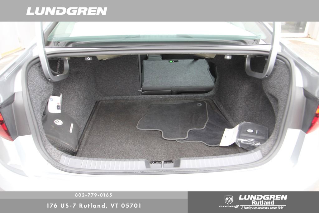 Used 2020 Volkswagen Jetta SEL Premium image 45