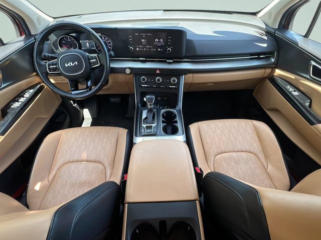 Used 2024 Kia Carnival LX FWD image 18