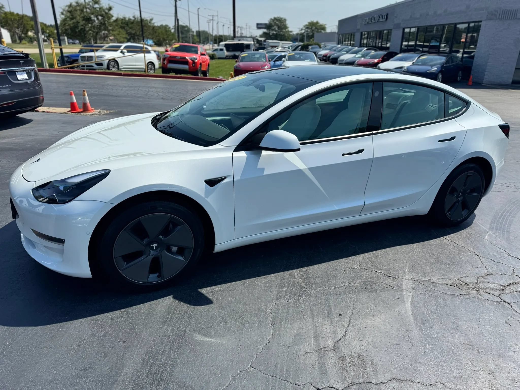 Used 2022 Tesla Model 3 Long Range AWD/4WD image 2