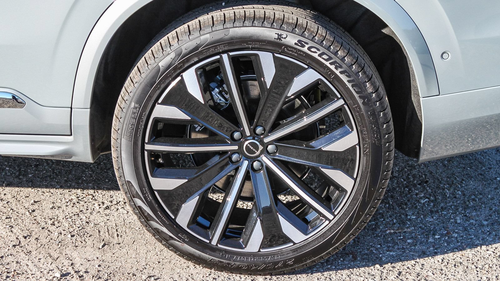 New 2026 Volvo XC90 T8 Ultra w/ Protection Package Premier AWD/4WD image 11