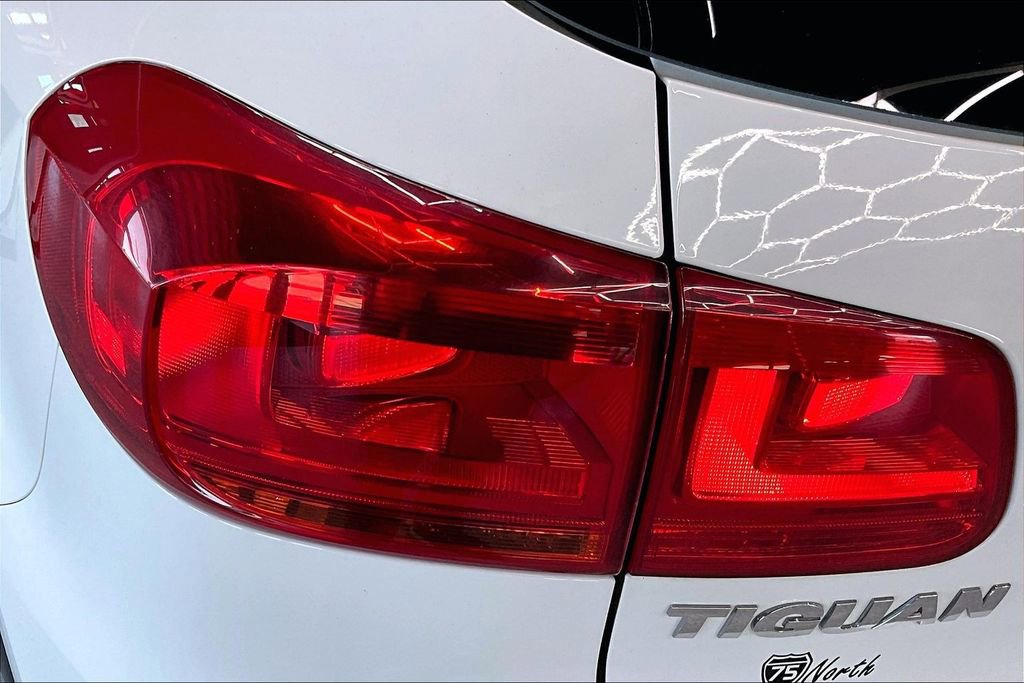 Used 2017 Volkswagen Tiguan Wolfsburg Edition image 23