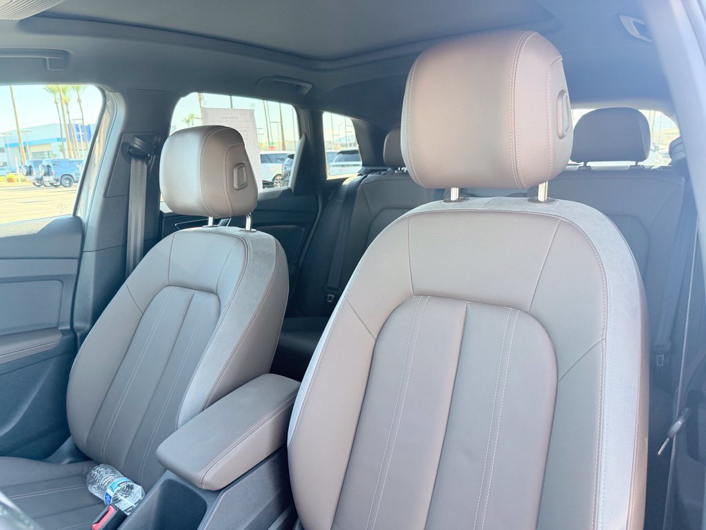 Used 2023 Audi Q4 e-tron Premium RWD image 6
