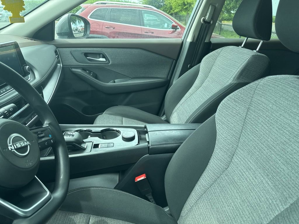 Used 2022 Nissan Rogue SV AWD/4WD image 9