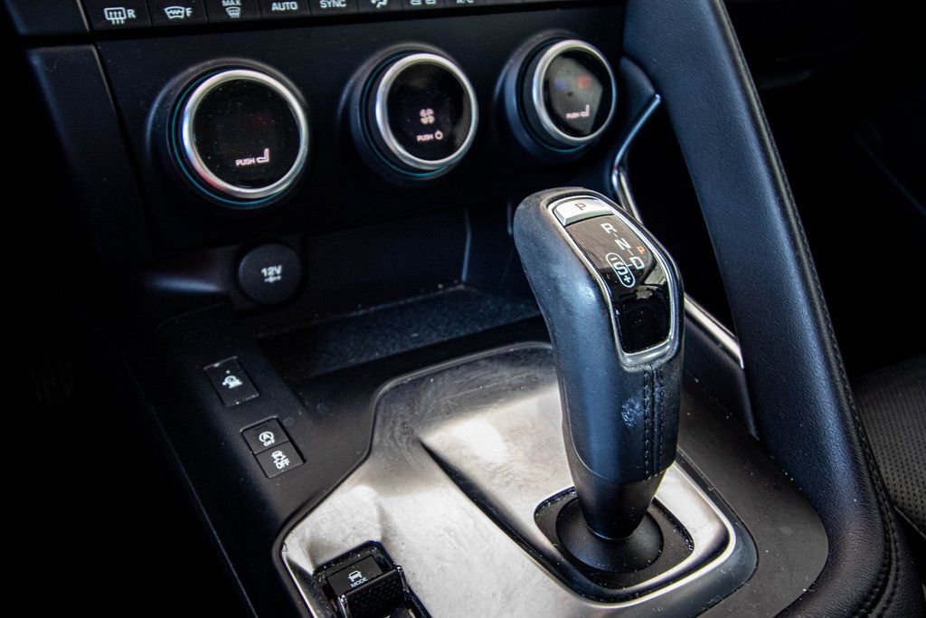 Used 2018 Jaguar E-PACE SE image 35